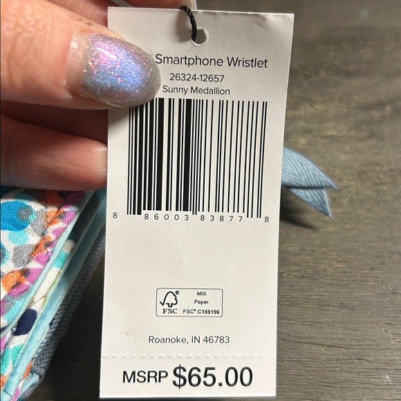 Vera Bradley Quilted Smartphone Wristlet NWT Sunny Medallion - Picture 3 of 5